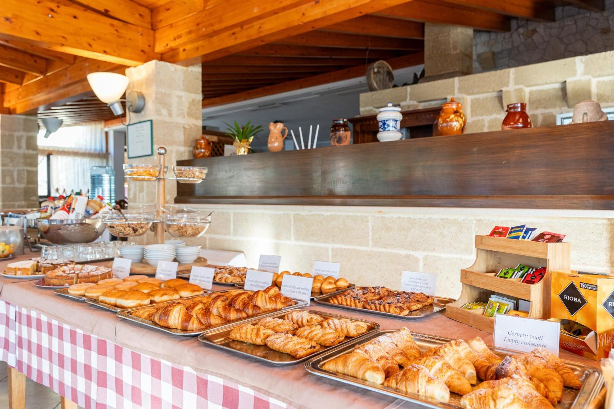 Hotel Masseria Le Pajare เปรสซิกเช ภายนอก รูปภาพ