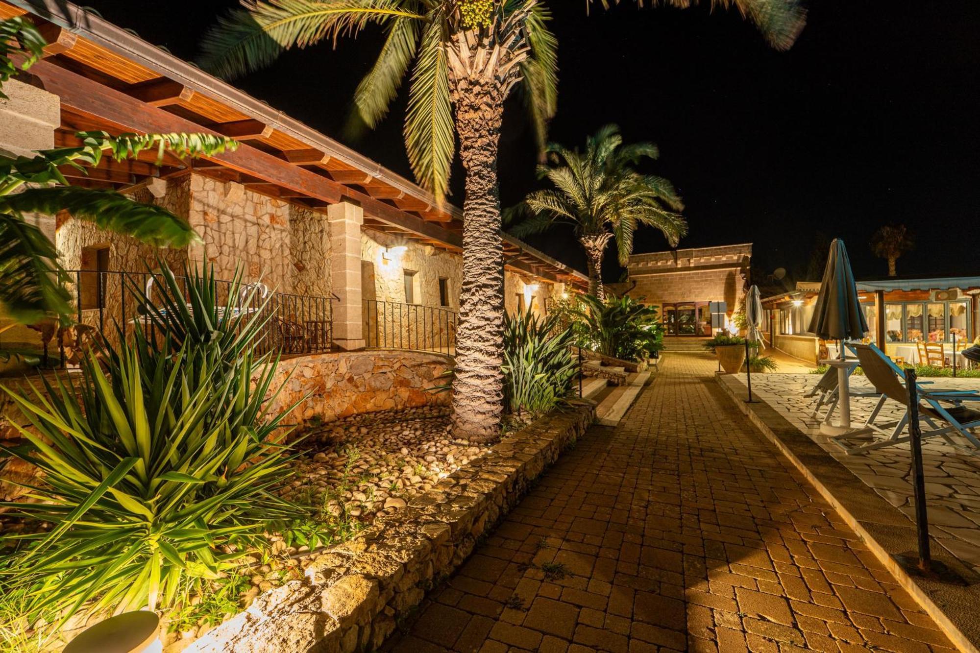 Hotel Masseria Le Pajare เปรสซิกเช ภายนอก รูปภาพ