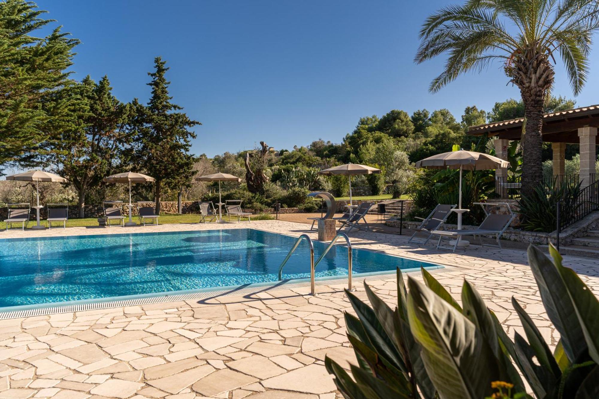 Hotel Masseria Le Pajare เปรสซิกเช ภายนอก รูปภาพ