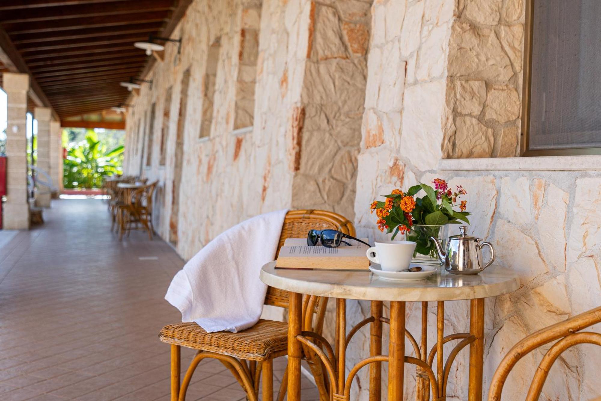 Hotel Masseria Le Pajare เปรสซิกเช ภายนอก รูปภาพ