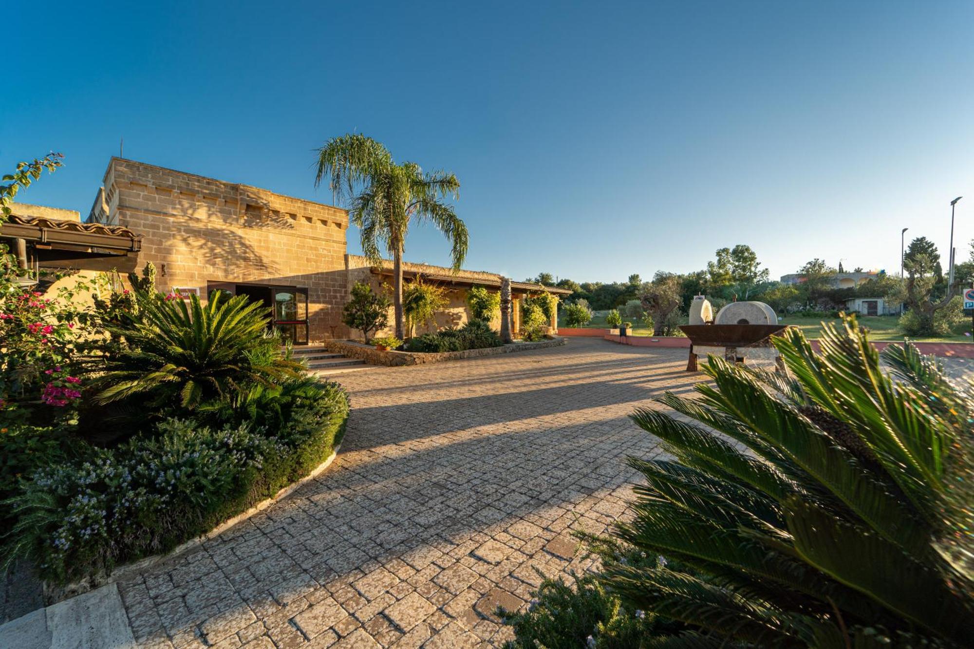 Hotel Masseria Le Pajare เปรสซิกเช ภายนอก รูปภาพ