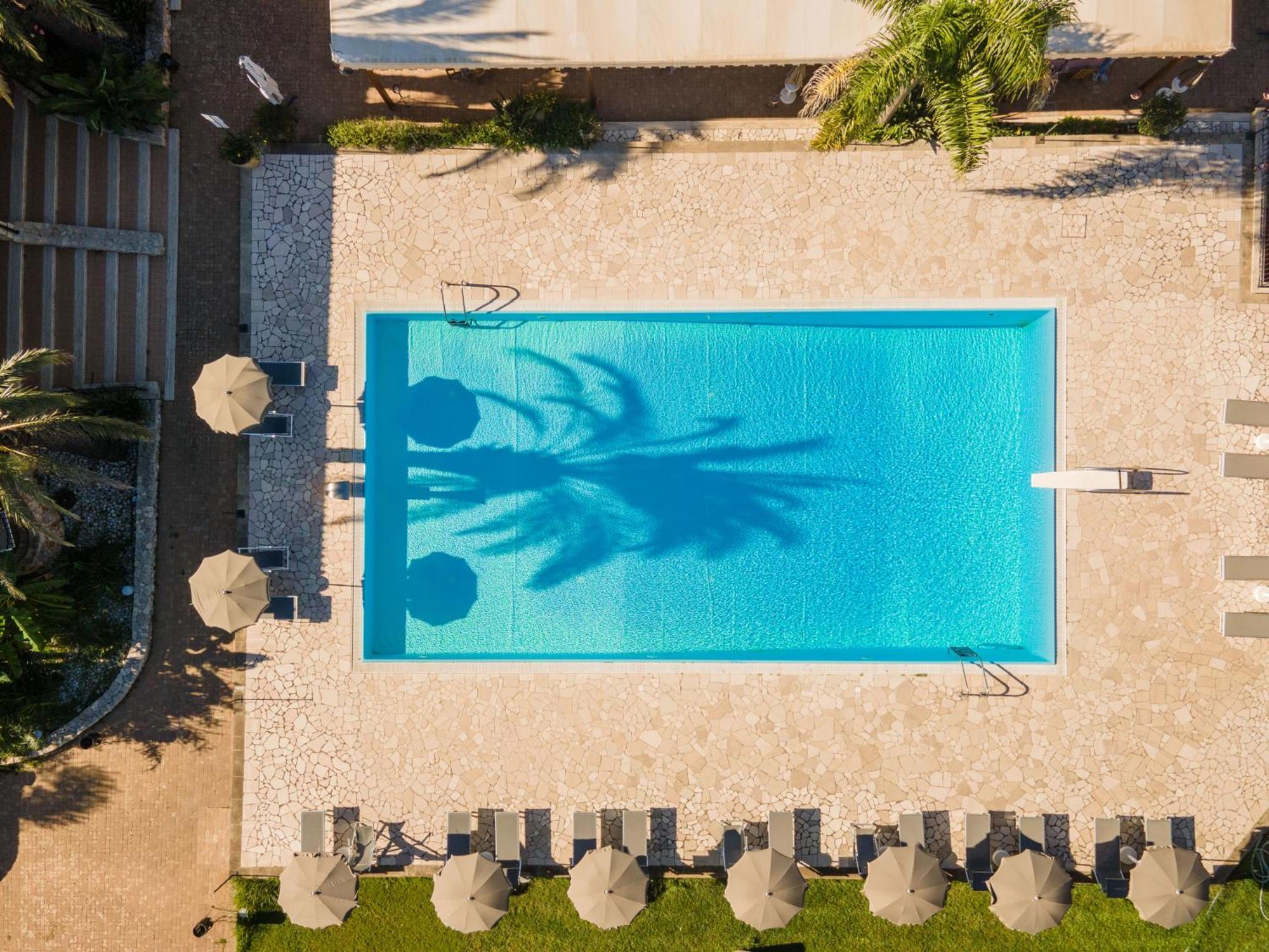 Hotel Masseria Le Pajare เปรสซิกเช ภายนอก รูปภาพ