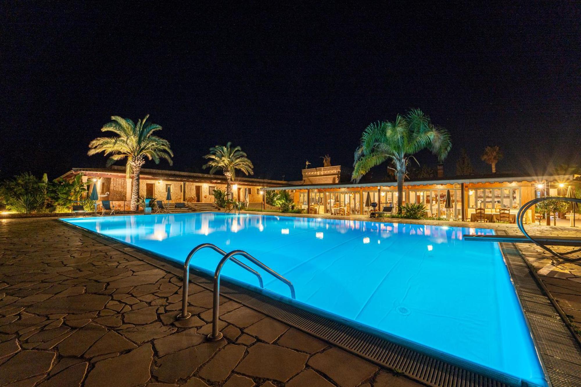 Hotel Masseria Le Pajare เปรสซิกเช ภายนอก รูปภาพ