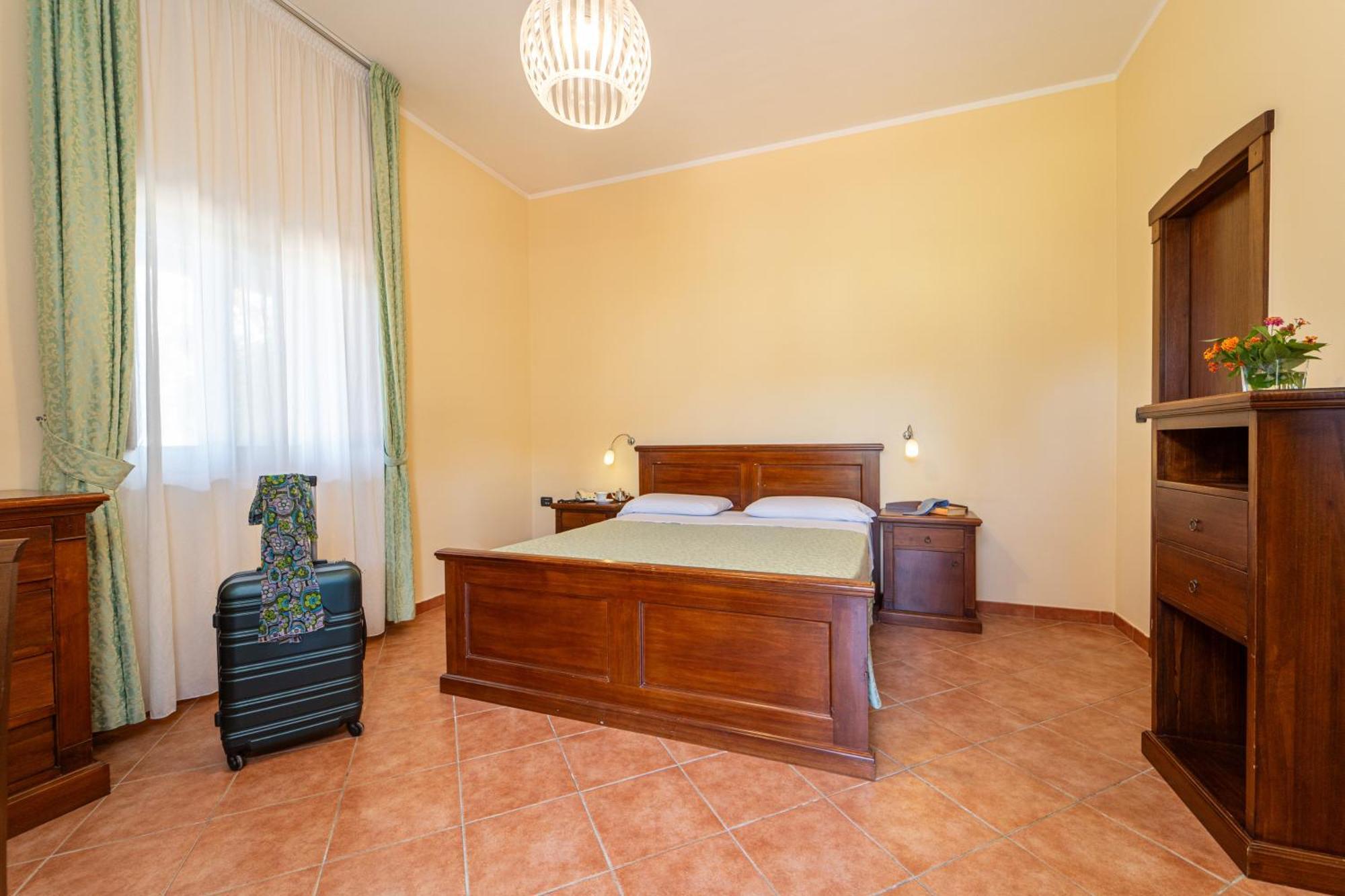 Hotel Masseria Le Pajare เปรสซิกเช ภายนอก รูปภาพ