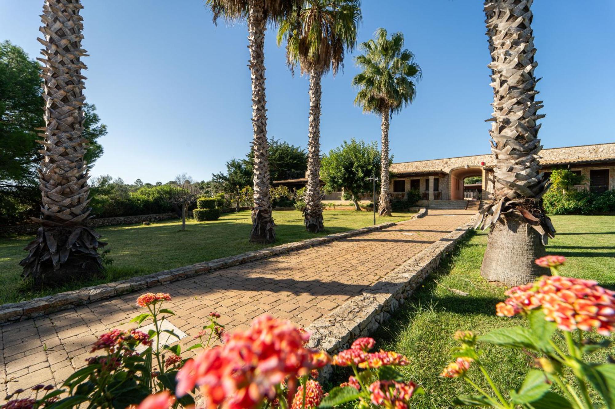 Hotel Masseria Le Pajare เปรสซิกเช ภายนอก รูปภาพ