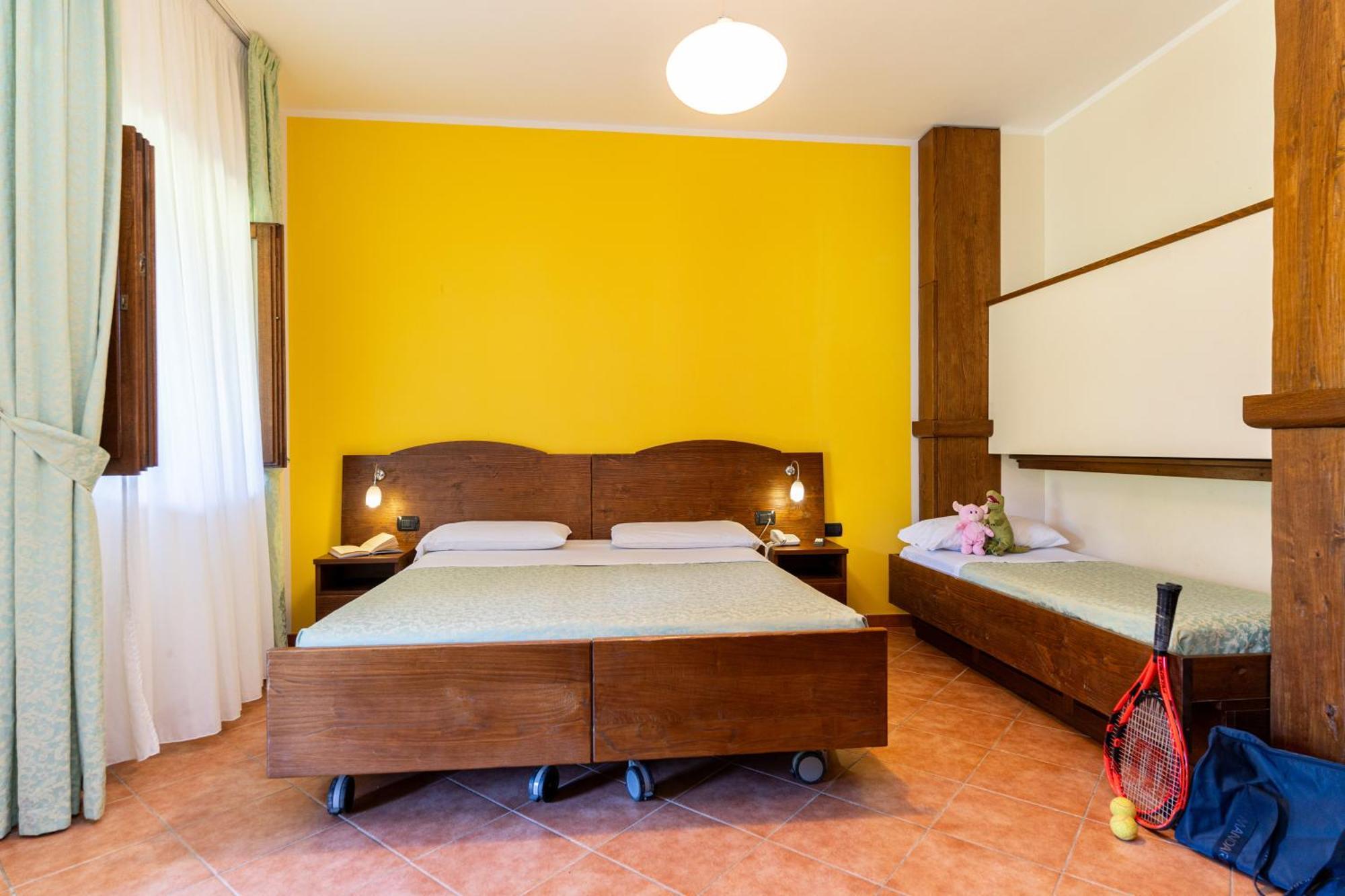 Hotel Masseria Le Pajare เปรสซิกเช ภายนอก รูปภาพ