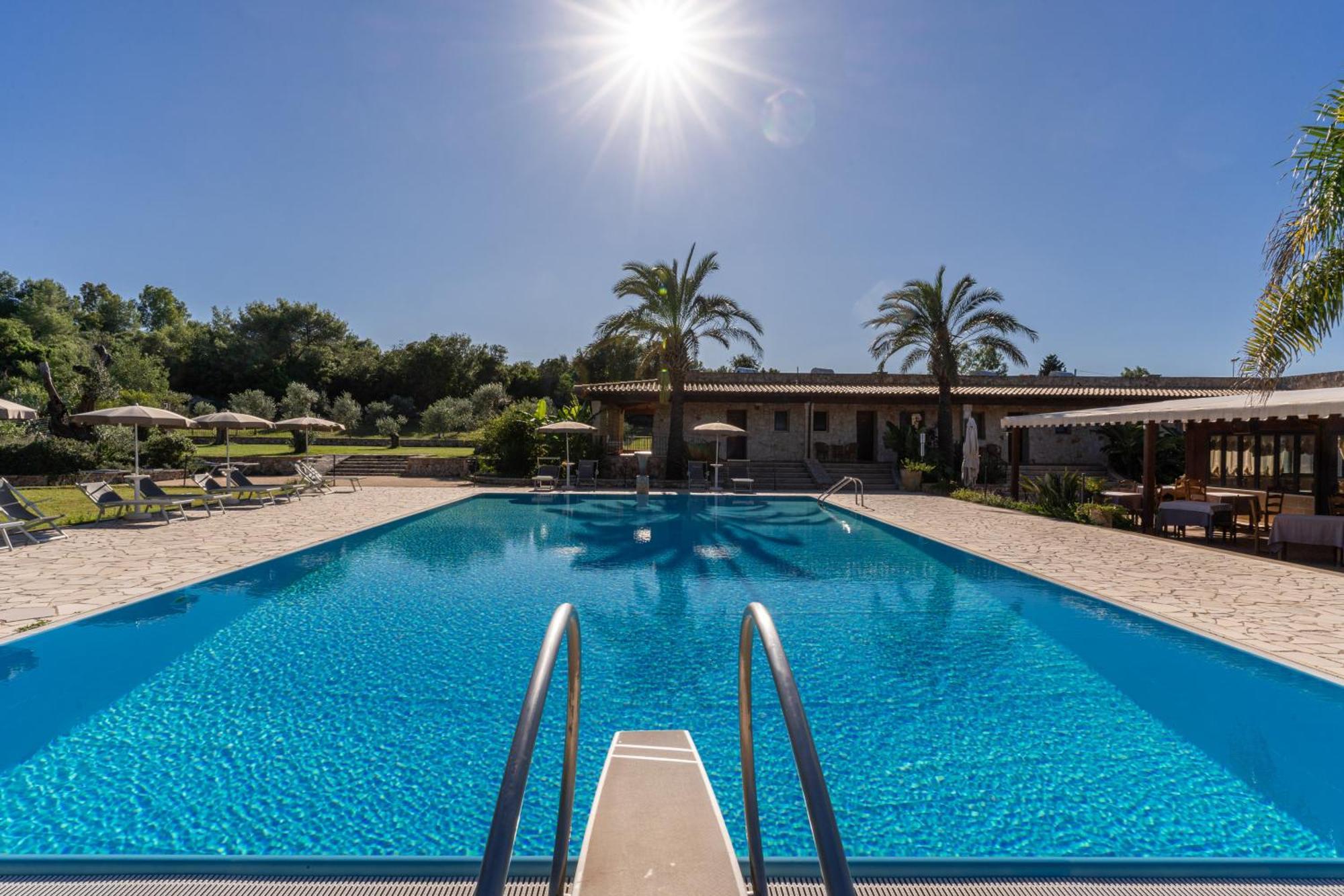 Hotel Masseria Le Pajare เปรสซิกเช ภายนอก รูปภาพ